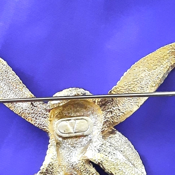 VALENTINO GARAVANI Goldtone Crystal Brooch - Picture 5 of 5